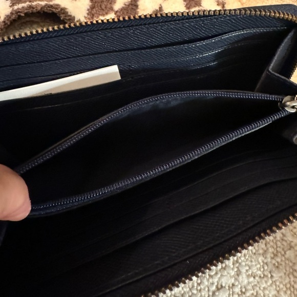 NWOT Coach Zippy Wallet navy blue. Deep black blue( midnight) - Picture 8 of 9